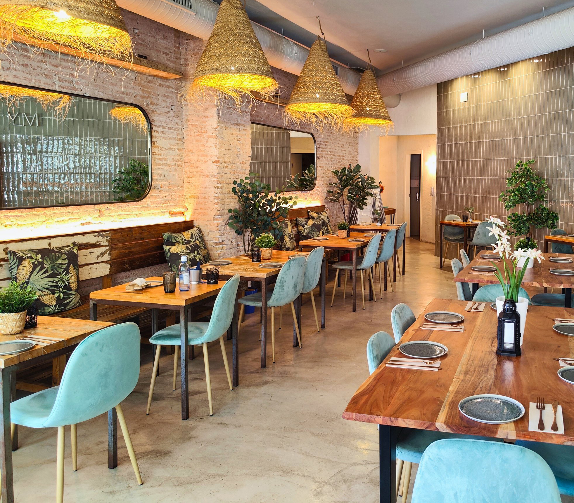 Ambiente del restaurante Selva Negra Tomares Sevilla